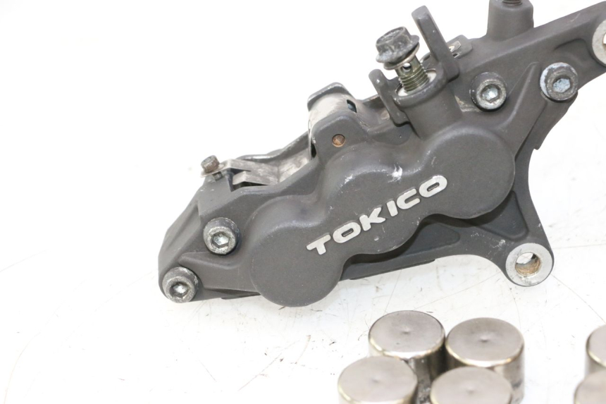 photo de FRONT BRAKE CALIPER SUZUKI GSF N BANDIT 1200 (2001 - 2005) - Detailed visual inspection