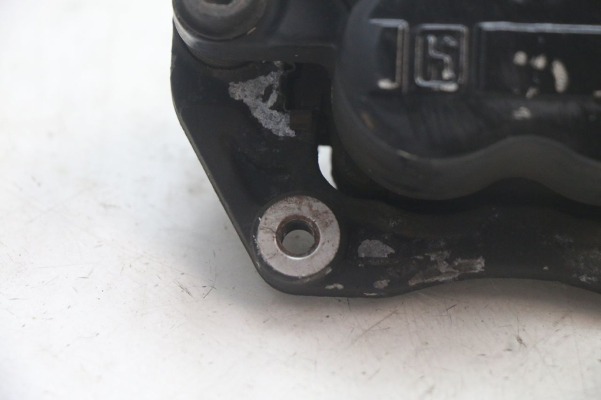 photo de FRONT BRAKE CALIPER SYM GTS EVO 125 (2009 - 2013) - Zoom on usage condition