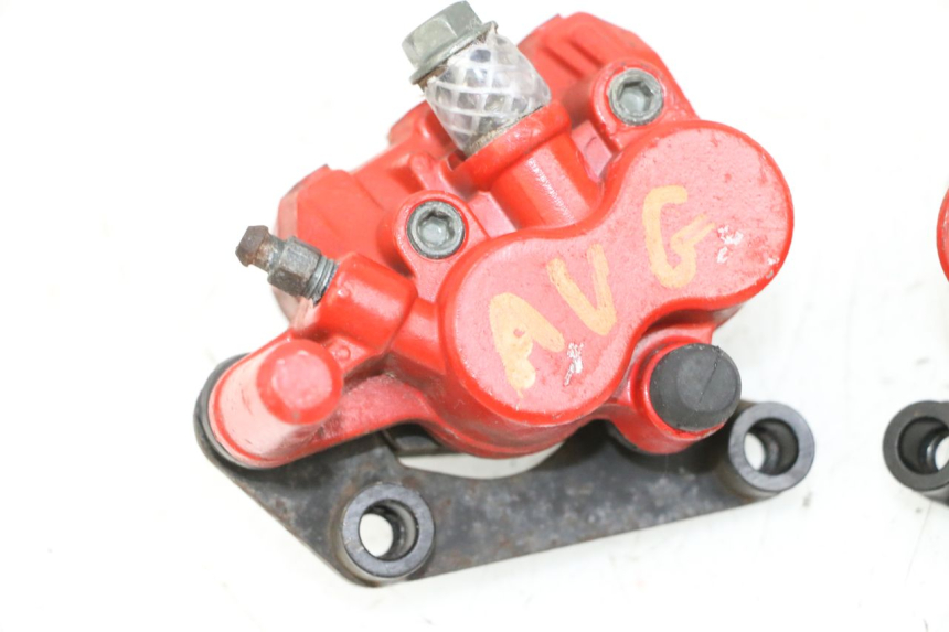 photo de FRONT BRAKE CALIPER JM MOTORS GTS 125 (2015 - 2019) - Detailed visual inspection