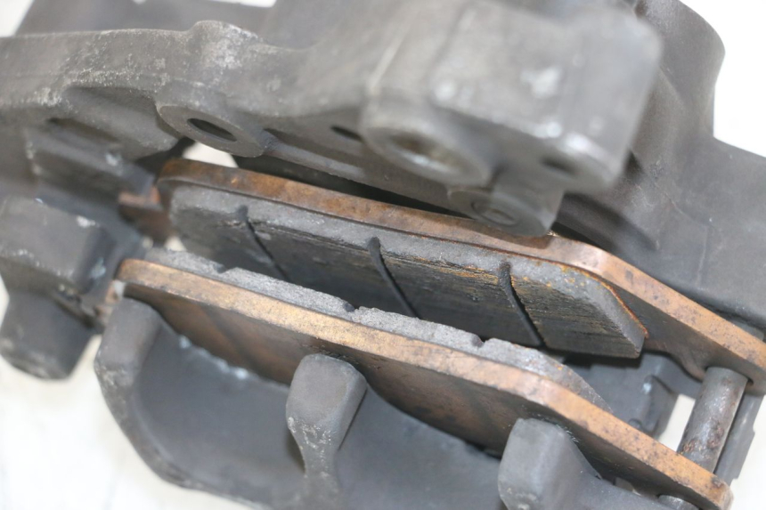 photo de FRONT BRAKE CALIPER HONDA SH i 300 (2015 - 2020) - Alternative perspective