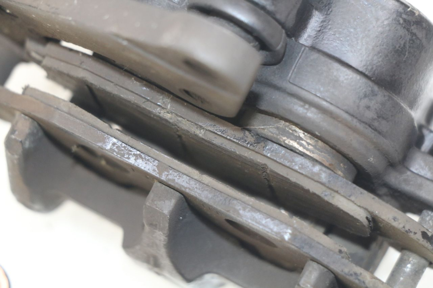 photo de FRONT BRAKE CALIPER PIAGGIO LIBERTY IGET S 125 (2016 - 2020) - Zoom on usage condition