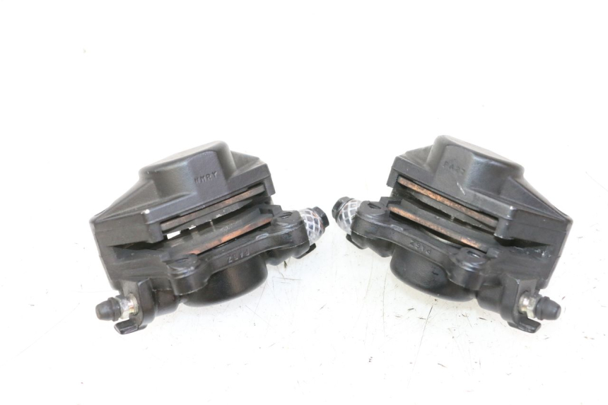 photo de FRONT BRAKE CALIPER PIAGGIO MP3 HPE 310 (2024 - 2025) - Technical close-up