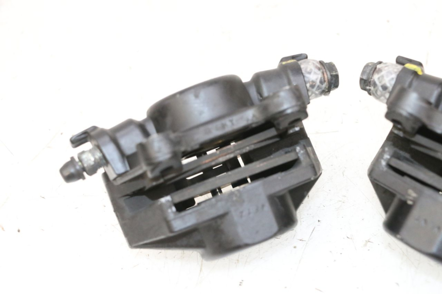 photo de FRONT BRAKE CALIPER PIAGGIO MP3 HPE 300 (2019 - 2026) - Alternative perspective