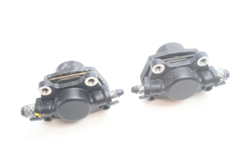 photo de FRONT BRAKE CALIPER PIAGGIO MP3 HPE 530 (2022 - 2026) - Fixing points details