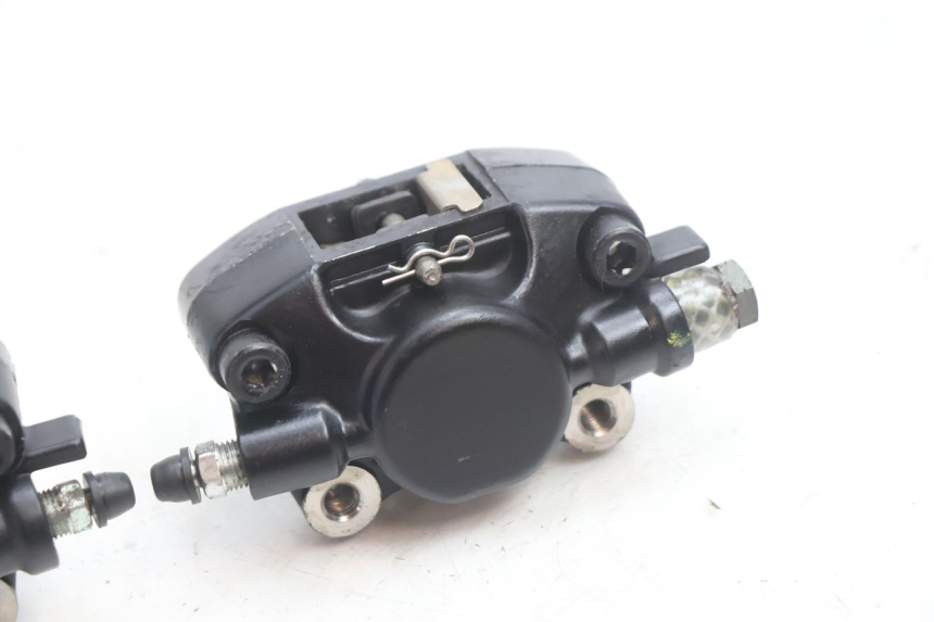 photo de FRONT BRAKE CALIPER PIAGGIO MP3 LT 400 (2007 - 2012) - Zoom on usage condition