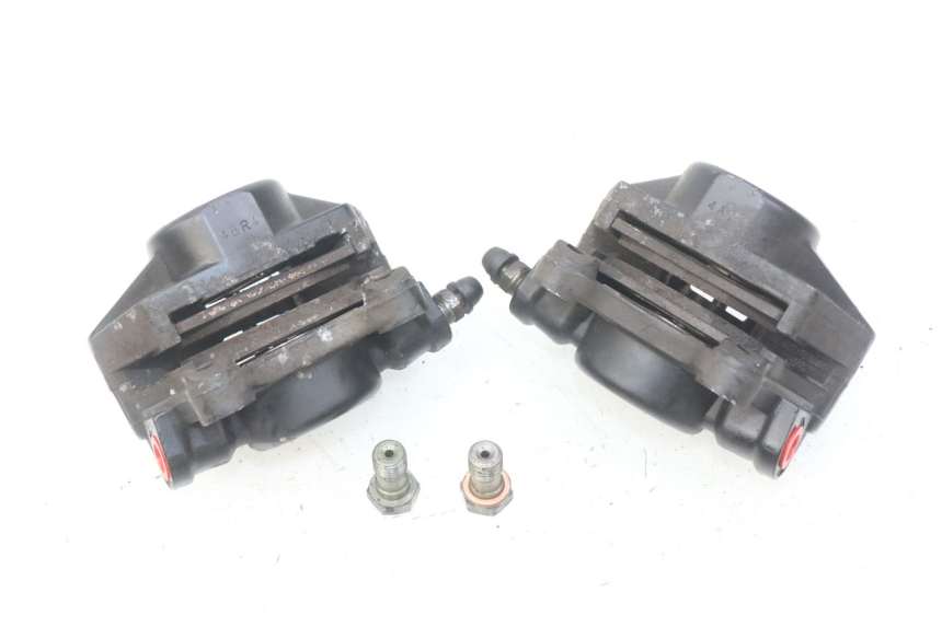 photo de FRONT BRAKE CALIPER PIAGGIO MP3 500 (2014 - 2017) - Technical close-up