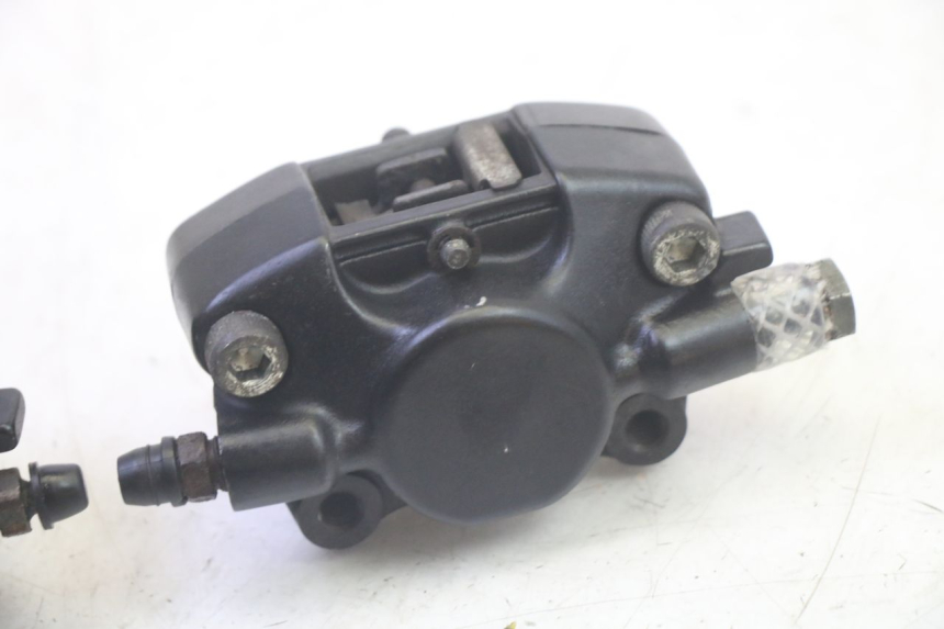 photo de FRONT BRAKE CALIPER PIAGGIO MP3 RL 250 (2006 - 2010) - Zoom on usage condition