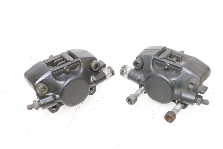photo de FRONT BRAKE CALIPER PIAGGIO MP3 RL 250 (2006 - 2010) - Technical close-up
