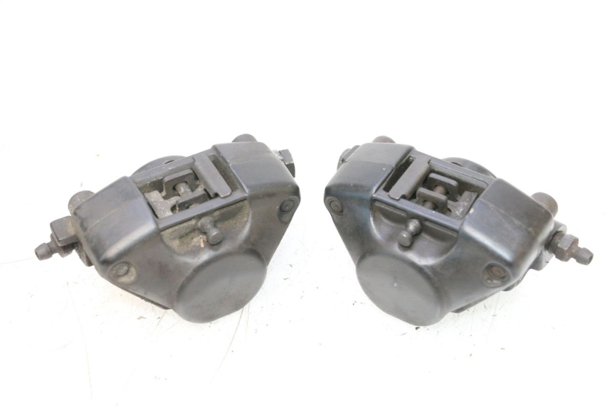 photo de FRONT BRAKE CALIPER PIAGGIO MP3 RL 250 (2006 - 2010) - Fixing points details