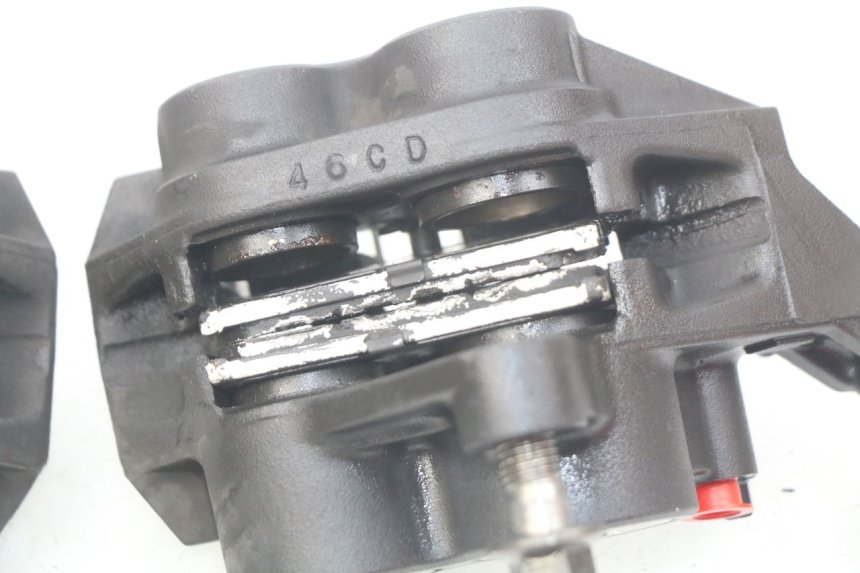 photo de FRONT BRAKE CALIPER YAMAHA MT-07 MT07 ABS 700 (2014 - 2017) - Zoom on usage condition
