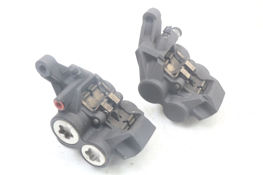 photo de FRONT BRAKE CALIPER YAMAHA MT-07 MT07 ABS 700 (2014 - 2017) - Alternative perspective