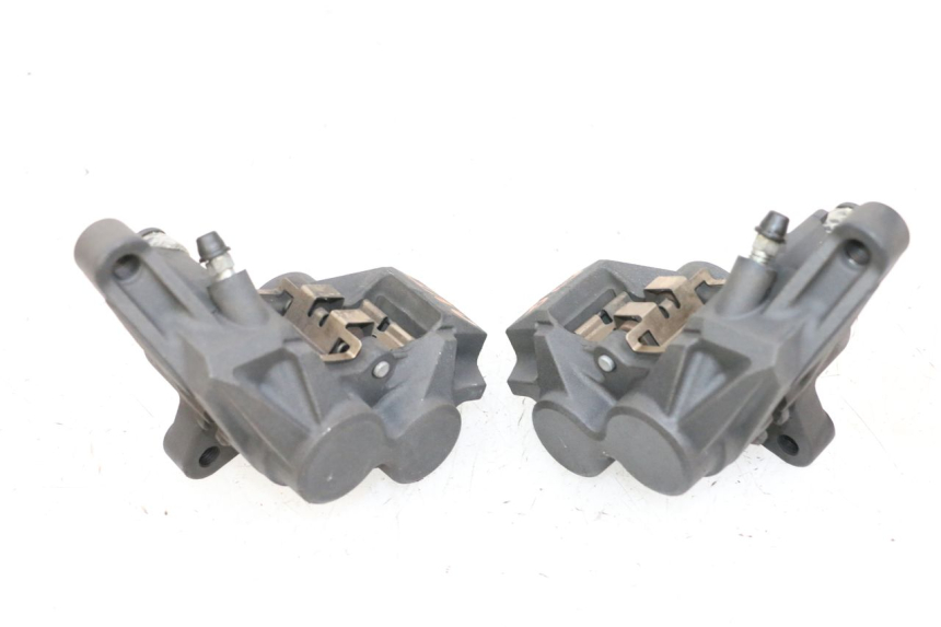 photo de FRONT BRAKE CALIPER YAMAHA MT-07 MT07 ABS 700 (2018 - 2020) - Fixing points details