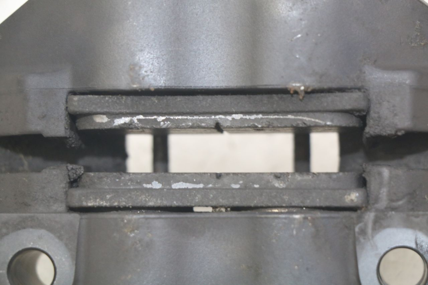 photo de FRONT BRAKE CALIPER YAMAHA MT ABS 125 (2014 - 2018) - Alternative perspective