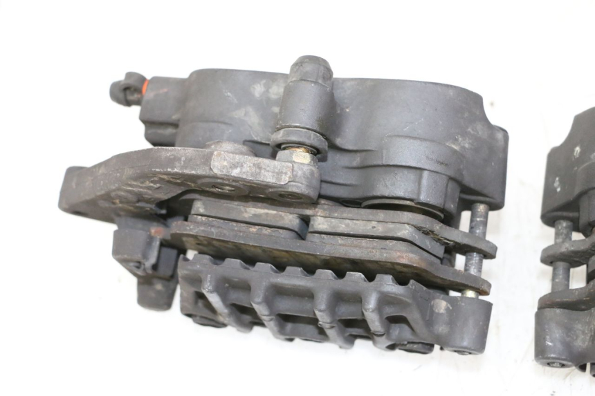 photo de FRONT BRAKE CALIPER HONDA NTV DEAUVILLE 650 (2001 - 2006) - Component detail