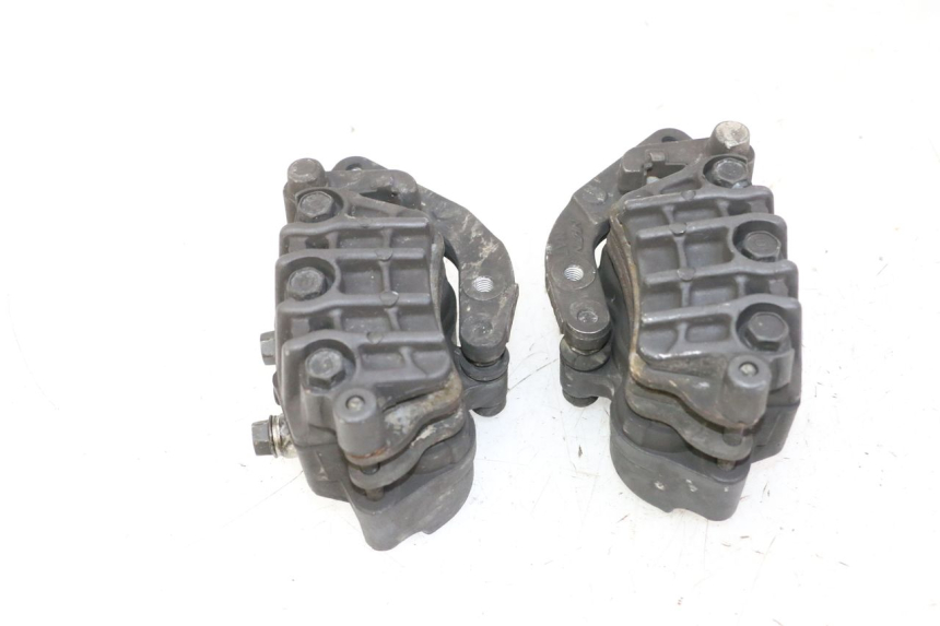 photo de FRONT BRAKE CALIPER HONDA NTV DEAUVILLE 650 (2001 - 2006) - Technical close-up