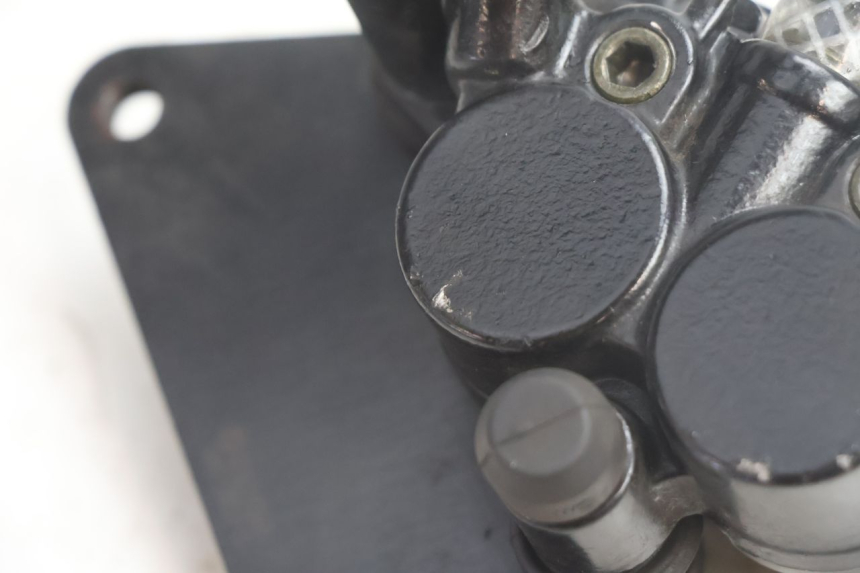 photo de FRONT BRAKE CALIPER SYM ORBIT III 3 4T 50 (2021 - 2025) - Zoom on usage condition