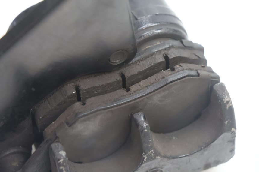 photo de FRONT BRAKE CALIPER SYM ORBIT III 3 4T 50 (2021 - 2025) - Surface and material condition