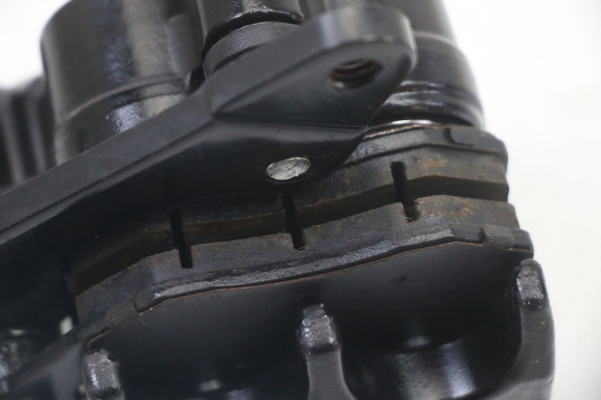 photo de FRONT BRAKE CALIPER PEUGEOT TWEET 4T 50 (2023 - 2025) - Fixing points details