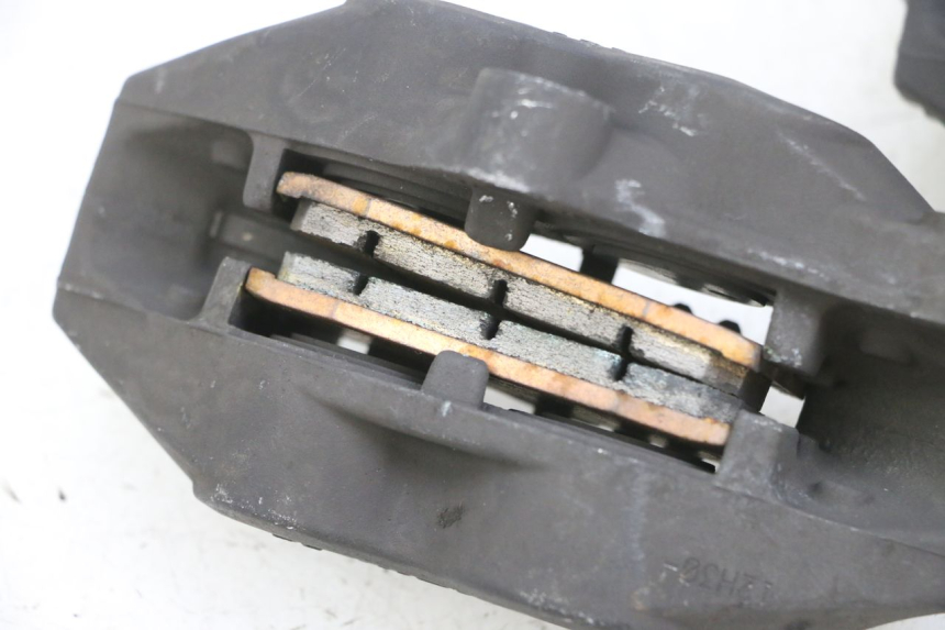 photo de FRONT BRAKE CALIPER BMW R RT ABS 1200 (2010 - 2014) - Alternative perspective