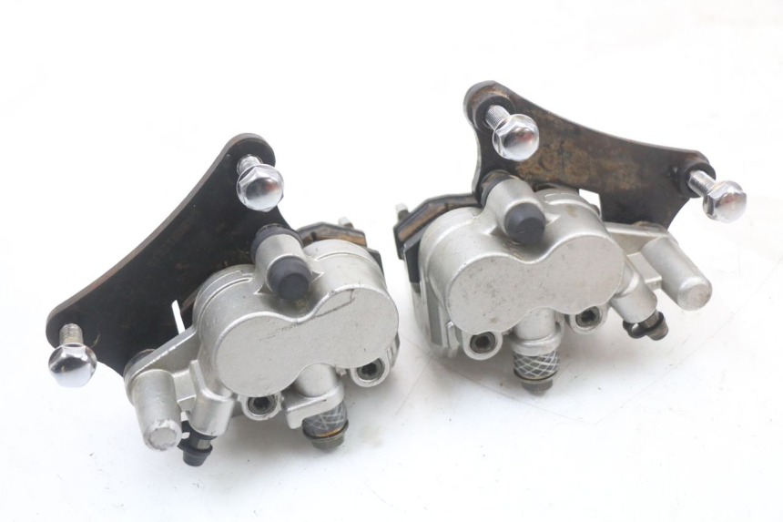 photo de FRONT BRAKE CALIPER REGAL RAPTOR RAXTER 2 125 (2007 - 2015) - Fixing points details