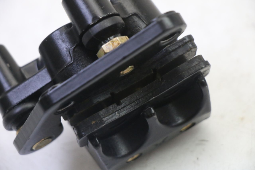 photo de FRONT BRAKE CALIPER APOLLO RFZ 125 - Fixing points details