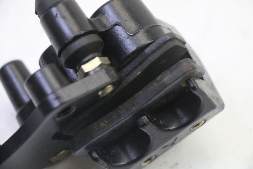 photo de FRONT BRAKE CALIPER APOLLO RFZ 125 - Fixing points details