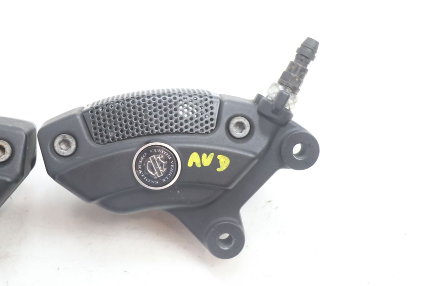 photo de FRONT BRAKE CALIPER HARLEY DAVIDSON ROAD GLIDE FLTRXSE 1920 (2018 - 2022) - Alternative perspective