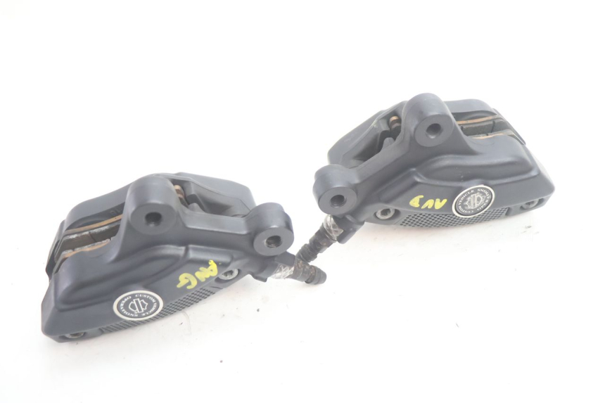 photo de FRONT BRAKE CALIPER HARLEY DAVIDSON ROAD GLIDE FLTRXSE 1920 (2018 - 2022) - Fixing points details