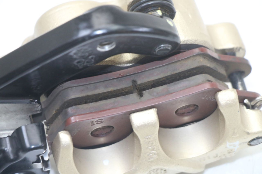 photo de FRONT BRAKE CALIPER ROYAL ENFIELD HYMALAYAN 410 (2016 - 2023) - Fixing points details