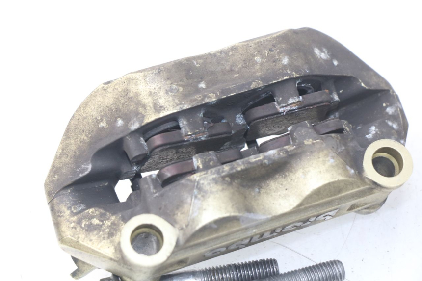 photo de FRONT BRAKE CALIPER BMW S RR ABS S1000RR 1000 (2009 - 2011) - Alternative perspective