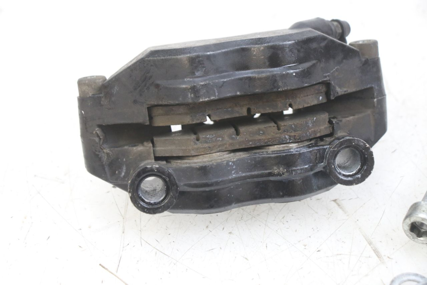 photo de FRONT BRAKE CALIPER PEUGEOT SPEEDFIGHT 4 4T 50 (2015 - 2020) - Zoom on usage condition