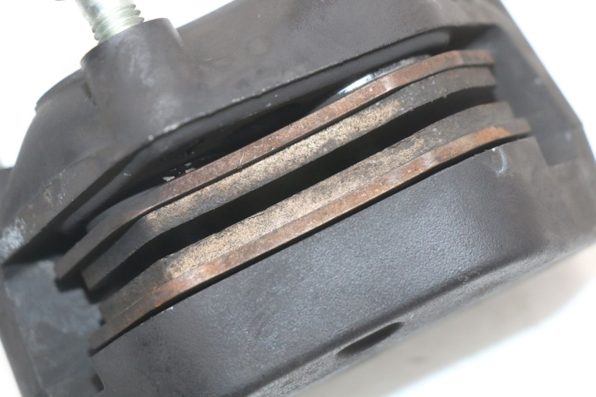 photo de FRONT BRAKE CALIPER HARLEY DAVIDSON SPORTSTER XL CUSTOM 1200 (2003 - 2004) - Surface and material condition