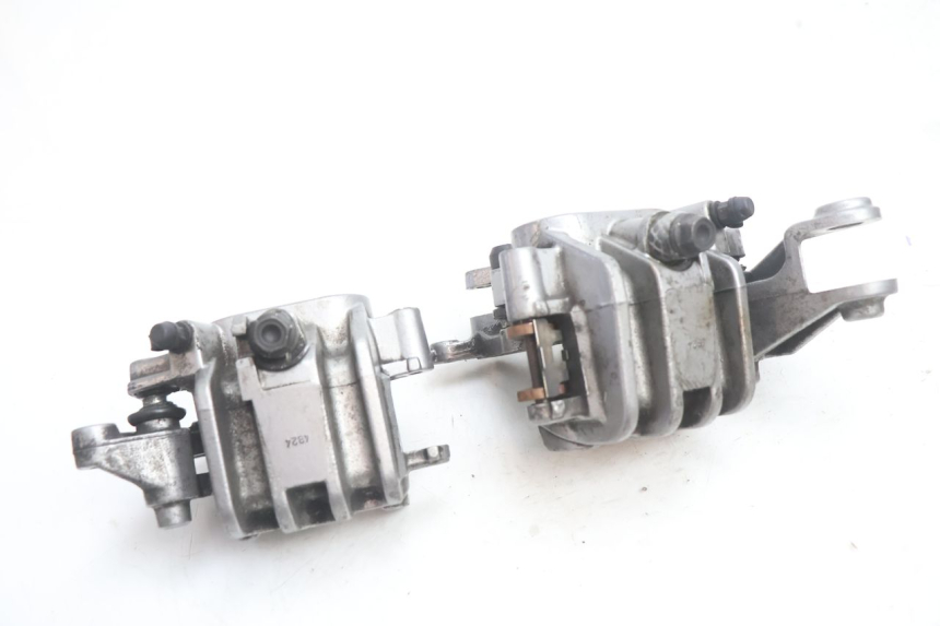 photo de FRONT BRAKE CALIPER HONDA ST PAN EUROPEAN 1100 (1990 - 2002) - Alternative perspective