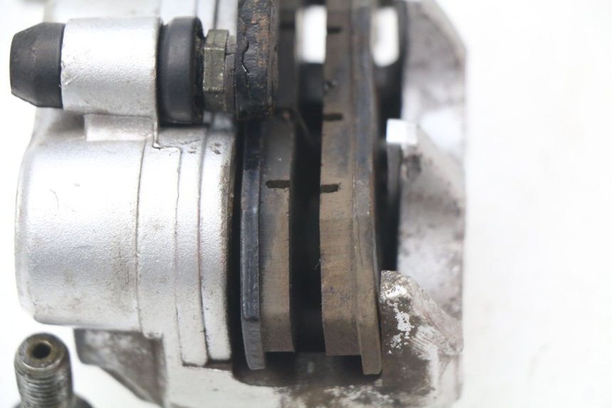 photo de FRONT BRAKE CALIPER RAZZO STEED 125 (2012 - 2018) - Zoom on usage condition