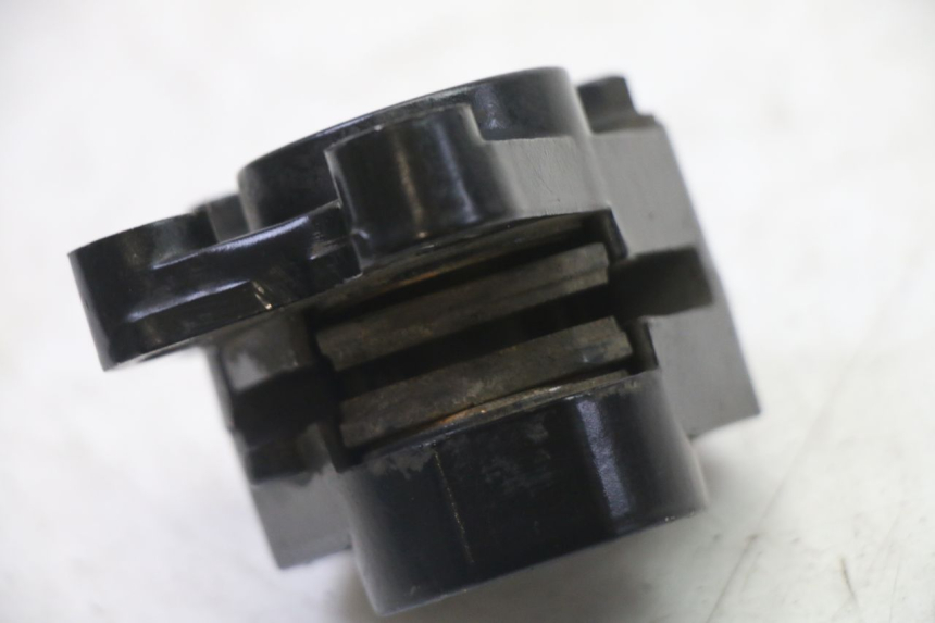 photo de FRONT BRAKE CALIPER PEUGEOT STREETZONE I NAKED 2T 50 (2018 - 2020) - Fixing points details