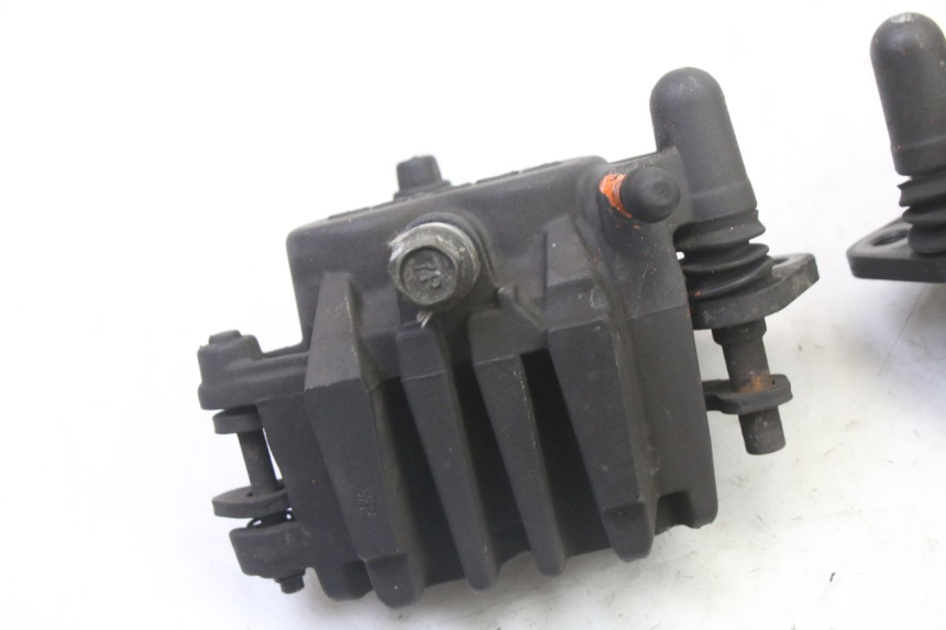 photo de FRONT BRAKE CALIPER SUZUKI SV S 650 (2003 - 2009) - Technical close-up