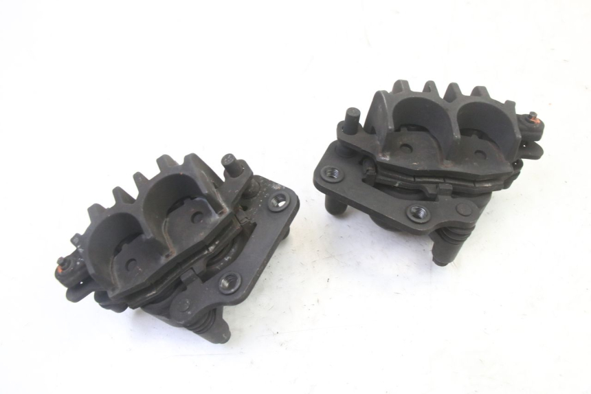 photo de FRONT BRAKE CALIPER SUZUKI SV S 650 (2003 - 2009) - Fixing points details