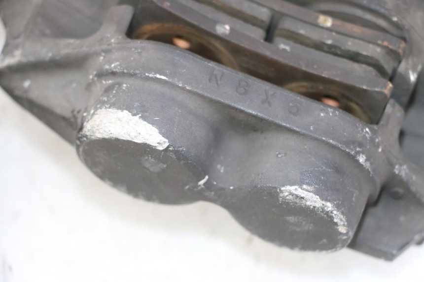 photo de FRONT BRAKE CALIPER YAMAHA TDM ABS 900 (2002 - 2014) - Zoom on usage condition