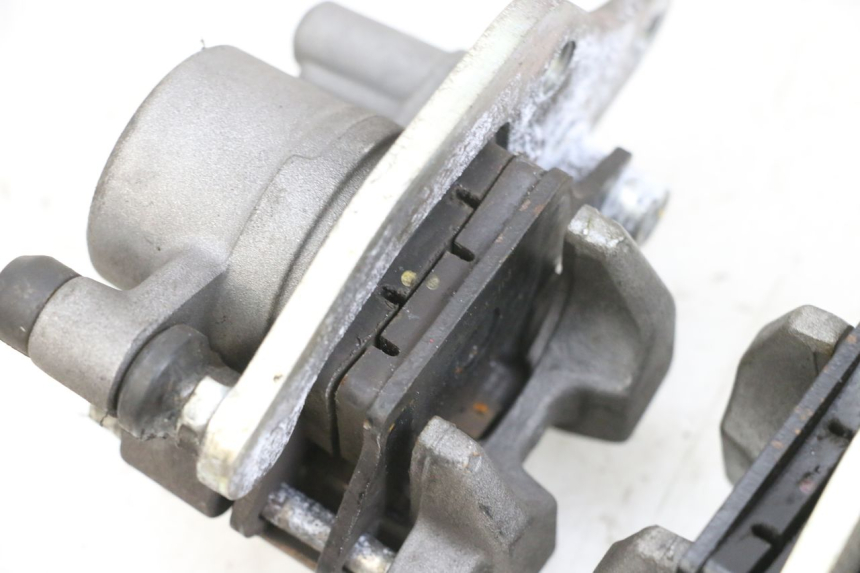 photo de FRONT BRAKE CALIPER YAMAHA TRICITY 300 (2020 - 2024) - Zoom on usage condition