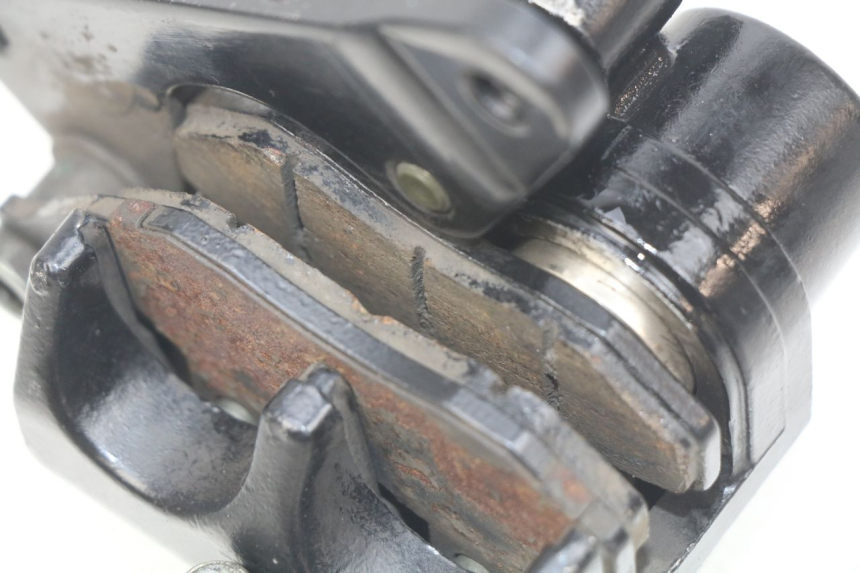 photo de FRONT BRAKE CALIPER PEUGEOT TWEET ACTIVE 4T 50 (2018 - 2022) - Zoom on usage condition