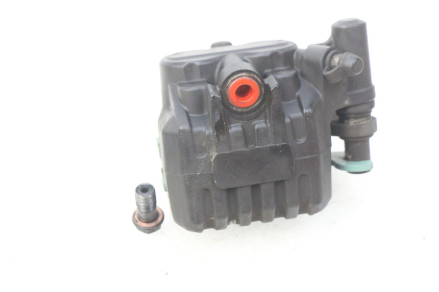 photo de FRONT BRAKE CALIPER PIAGGIO VESPA GTS IGET ABS 125 (2017 - 2023) - Technical close-up