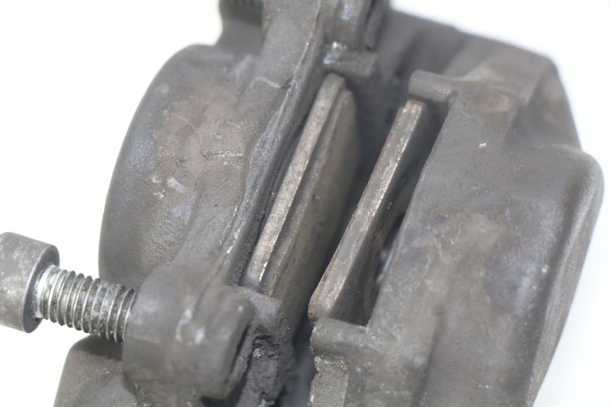 photo de FRONT BRAKE CALIPER PIAGGIO VESPA LX 125 (2005 - 2010) - Component detail