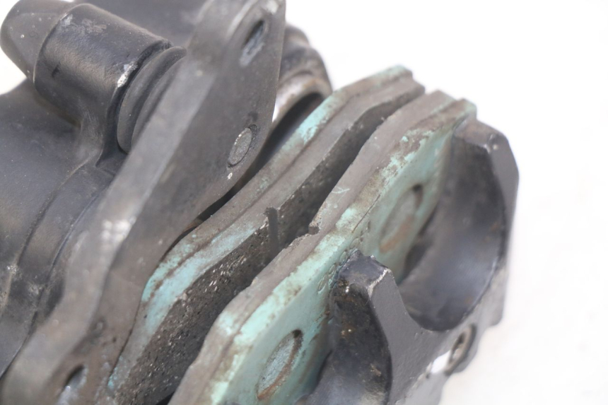 photo de FRONT BRAKE CALIPER PIAGGIO VESPA PRIMAVERA 2T 50 (2013 - 2018) - Zoom on usage condition