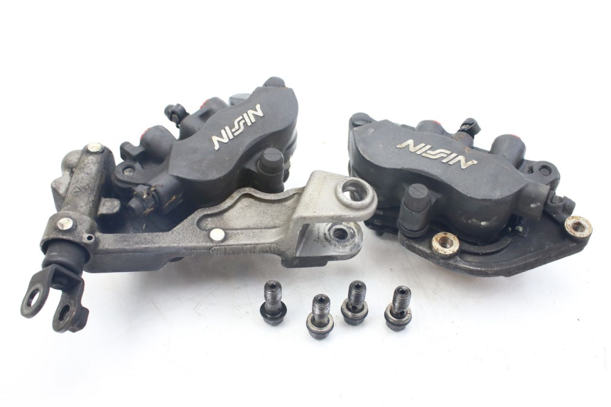 photo de FRONT BRAKE CALIPER HONDA VFR FI RC46 800 (1998 - 2001) - Alternative perspective