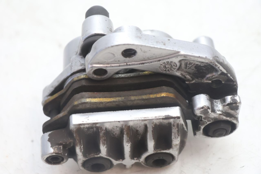 photo de FRONT BRAKE CALIPER YAMAHA XMAX X-MAX 125 (2006 - 2009) - Fixing points details