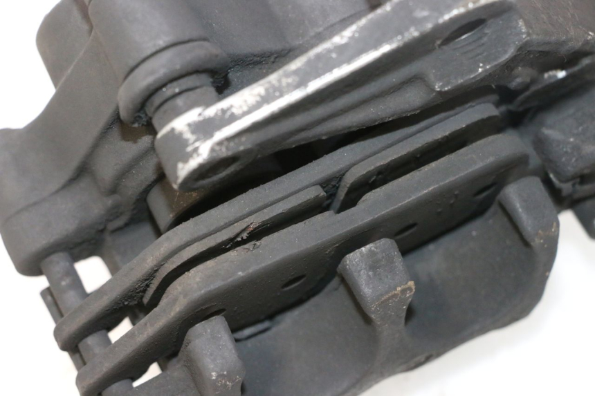 photo de FRONT BRAKE CALIPER YAMAHA X-MAX XMAX 125 (2010 - 2013) - Technical close-up