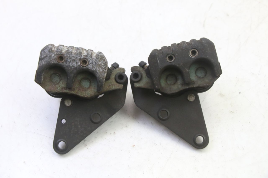 photo de FRONT BRAKE CALIPER PIAGGIO X9 EVOLUTION 125 (2003 - 2007) - Fixing points details