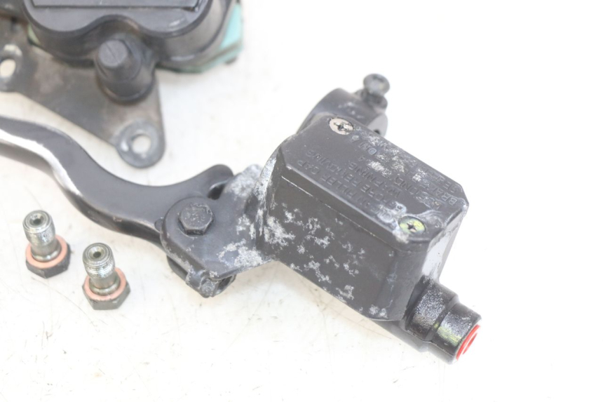 photo de FRONT BRAKE CALIPER PIAGGIO XEVO - X EVO 125 (2007 - 2017) - Fixing points details