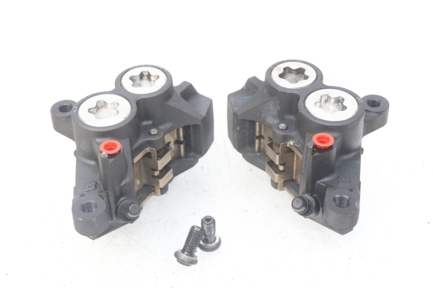 photo de FRONT BRAKE CALIPER YAMAHA XP T-MAX TMAX ABS 530 (2012 - 2015) - Component detail