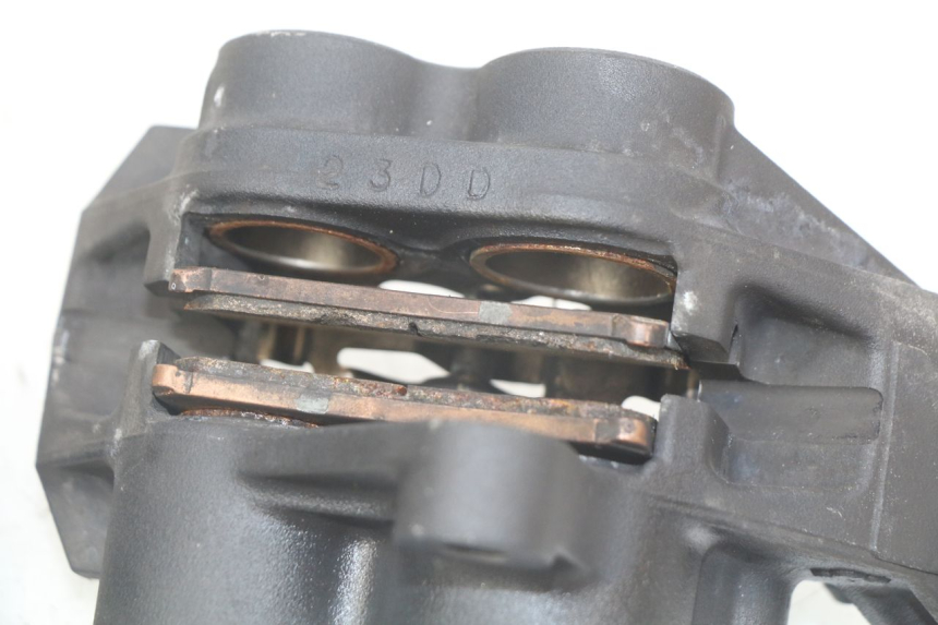 photo de FRONT BRAKE CALIPER YAMAHA XP T-MAX TMAX ABS 530 (2012 - 2015) - Alternative perspective